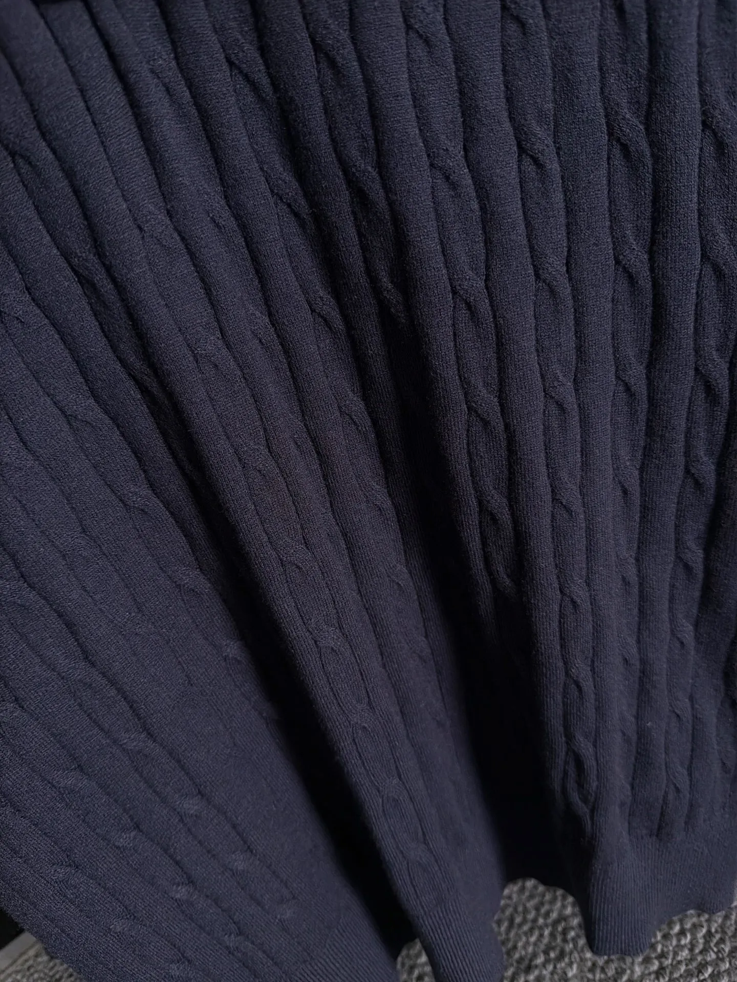 LP high quality Loro Piana 26ss New Arrival men's short-sleeved knitted T-shirt. Made of combed cotton yarn knitted cotton fabric, no pressure when entering and exiting the counter. Exclusive control of raw materials. It feels substantial when weighed, and the upper body is more textured than ordinary T-shirts. This texture can handle the weather easily and is suitable for both hot and cold! Loose fit design, looks noble. The only correct version is available Size: M to 3XL
